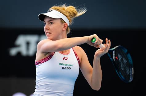 Nosková advances to final of rain-hit Prague Open but won’t know her opponent until Monday